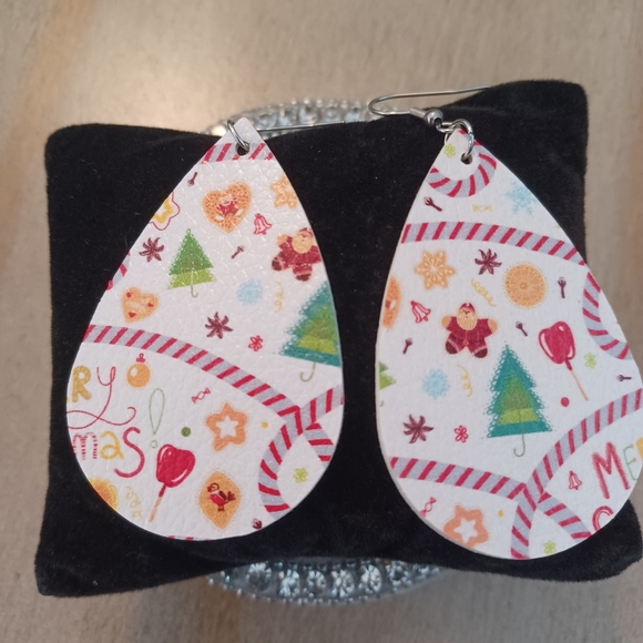White Leather Teardrop Merry Christmas Santa Tree Dangle Drop Earrings - Picture 3 of 5